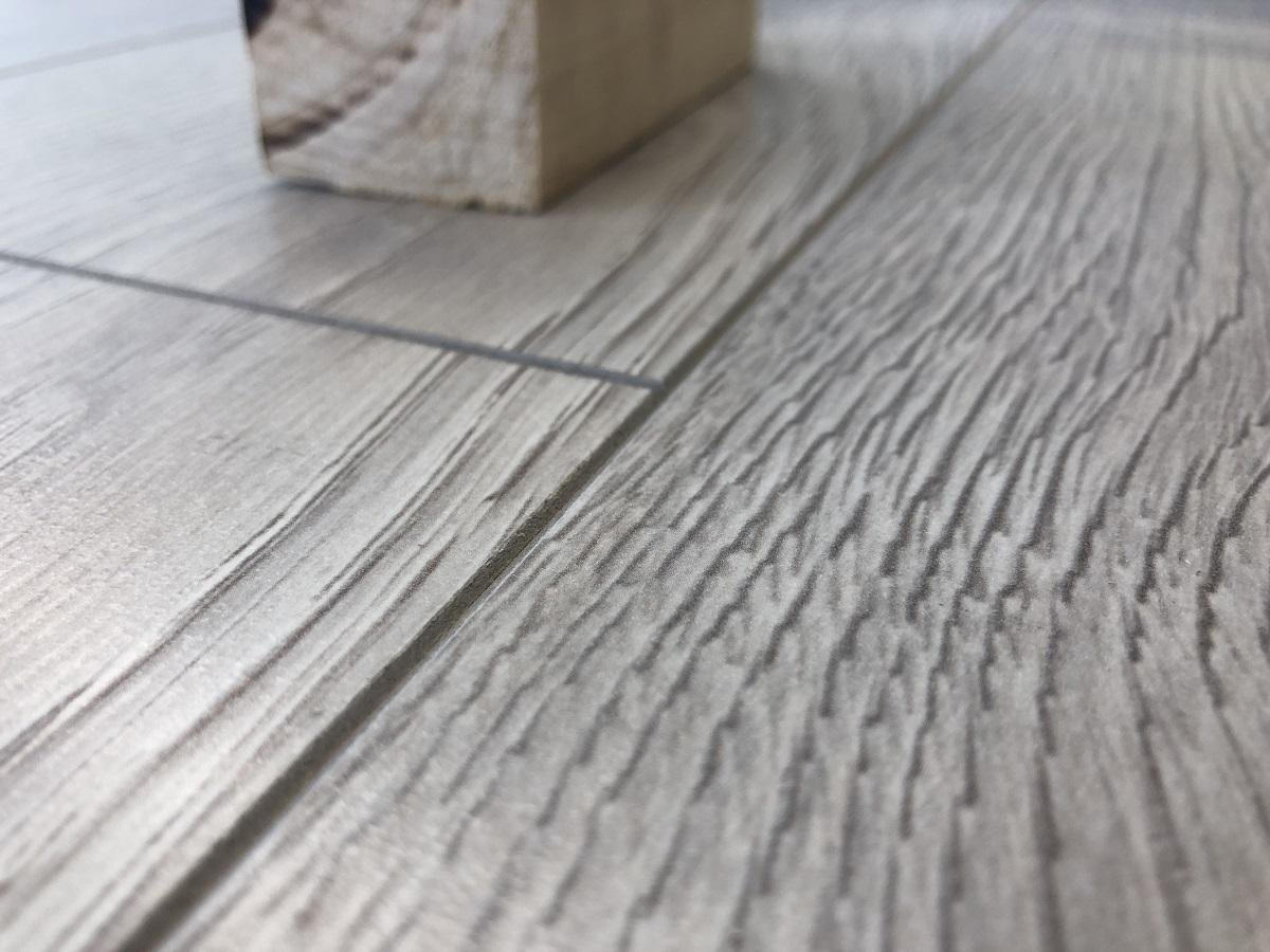 Ламинат "SunFloor" 8/32 4V Дуб Лайн 37 (1380*193*8 мм) — купить в Орле