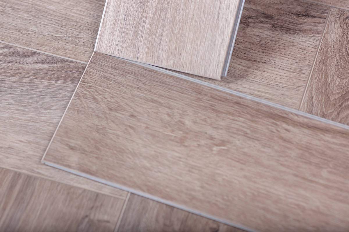 Замковая ПВХ плитка "Aberhof" Carmelita 2626 (615*123*5 мм) — купить в Орле